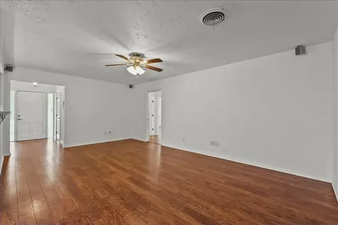 635 Meadowlawn Street La Porte TX 77571
