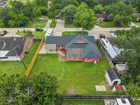 635 Meadowlawn Street La Porte TX 77571
