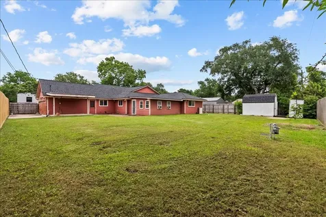 635 Meadowlawn Street La Porte TX 77571