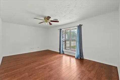 635 Meadowlawn Street La Porte TX 77571