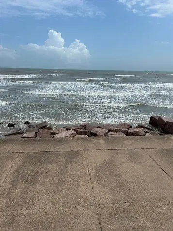 23186 Camino Street Galveston TX 77554