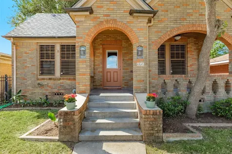 2215 Avenue O 1/2 Galveston TX 77550