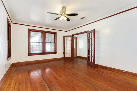2215 Avenue O 1/2 Galveston TX 77550