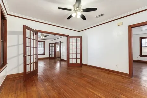 2215 Avenue O 1/2 Galveston TX 77550