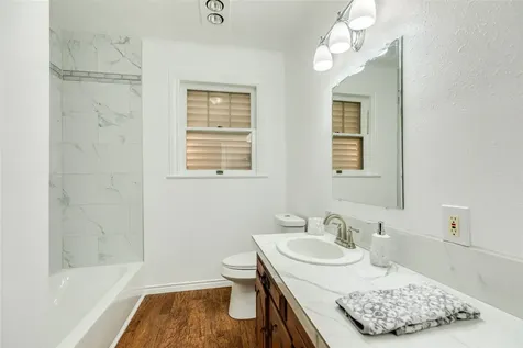 2215 Avenue O 1/2 Galveston TX 77550