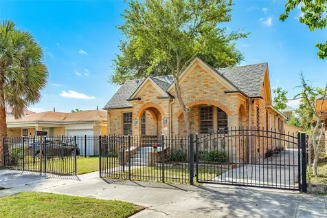 2215 Avenue O 1/2 Galveston TX 77550
