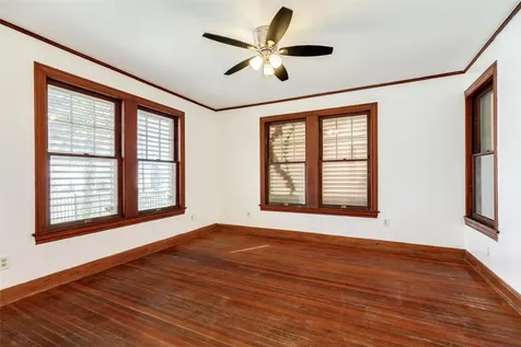 2215 Avenue O 1/2 Galveston TX 77550
