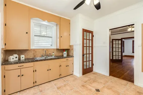 2215 Avenue O 1/2 Galveston TX 77550