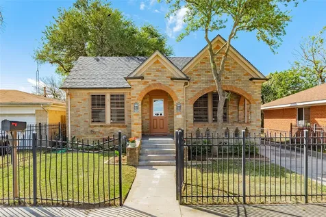 2215 Avenue O 1/2 Galveston TX 77550