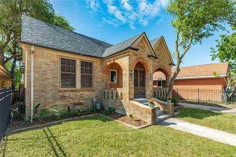 2215 Avenue O 1/2 Galveston TX 77550