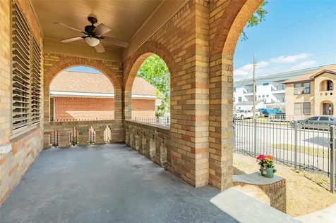 2215 Avenue O 1/2 Galveston TX 77550