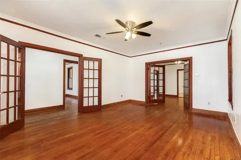 2215 Avenue O 1/2 Galveston TX 77550