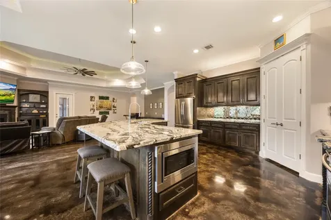 12122 Hawthorne Drive Montgomery TX 77356