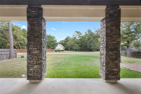 12122 Hawthorne Drive Montgomery TX 77356