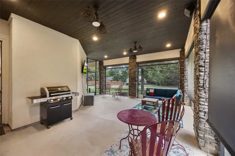 12122 Hawthorne Drive Montgomery TX 77356
