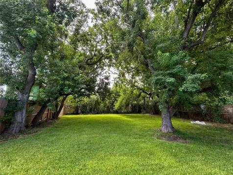 7810 Darnay Drive Houston TX 77033