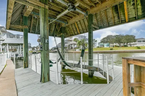 12822 Santiago Circle Galveston TX 77554