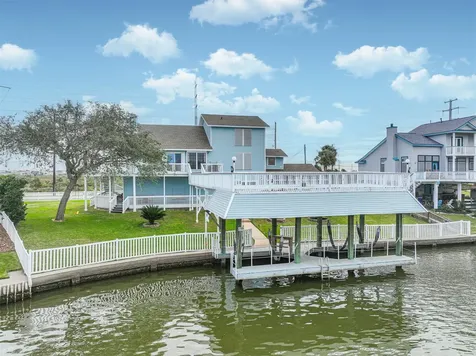 12822 Santiago Circle Galveston TX 77554