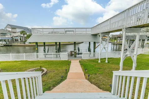 12822 Santiago Circle Galveston TX 77554