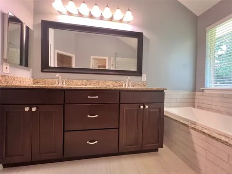67 N Merryweather Circle Conroe TX 77384