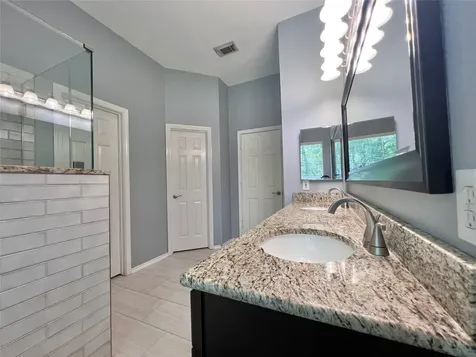 67 N Merryweather Circle Conroe TX 77384