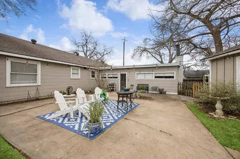 506 E Sixth Street Brenham TX 77833