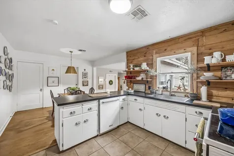 506 E Sixth Street Brenham TX 77833