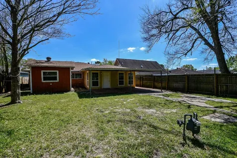 515 Westside Court Pasadena TX 77502