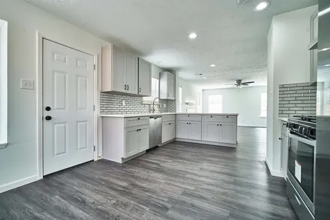 11011 Landsbury Court Houston TX 77099
