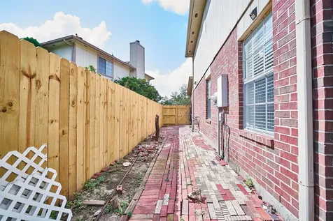 11011 Landsbury Court Houston TX 77099