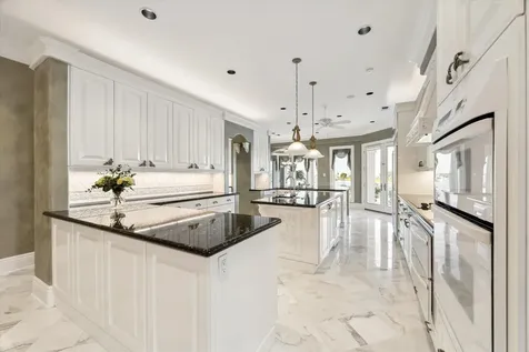 112 Bayou Lane Kemah TX 77565
