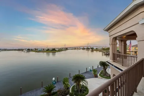 112 Bayou Lane Kemah TX 77565