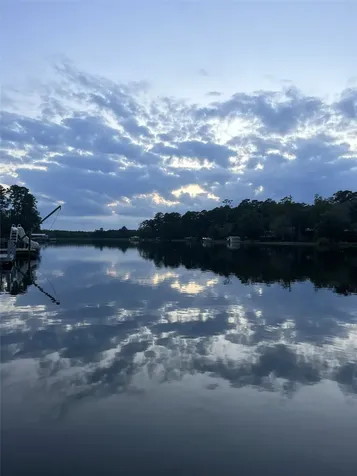 1 Sunset Lake Huntsville TX 77340