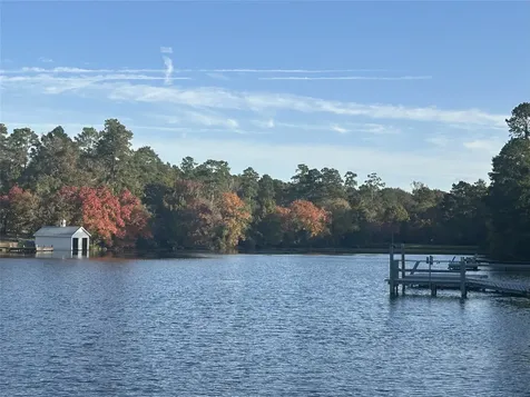 1 Sunset Lake Huntsville TX 77340