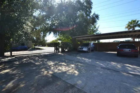 2626 North Boulevard 22 Houston TX 77098