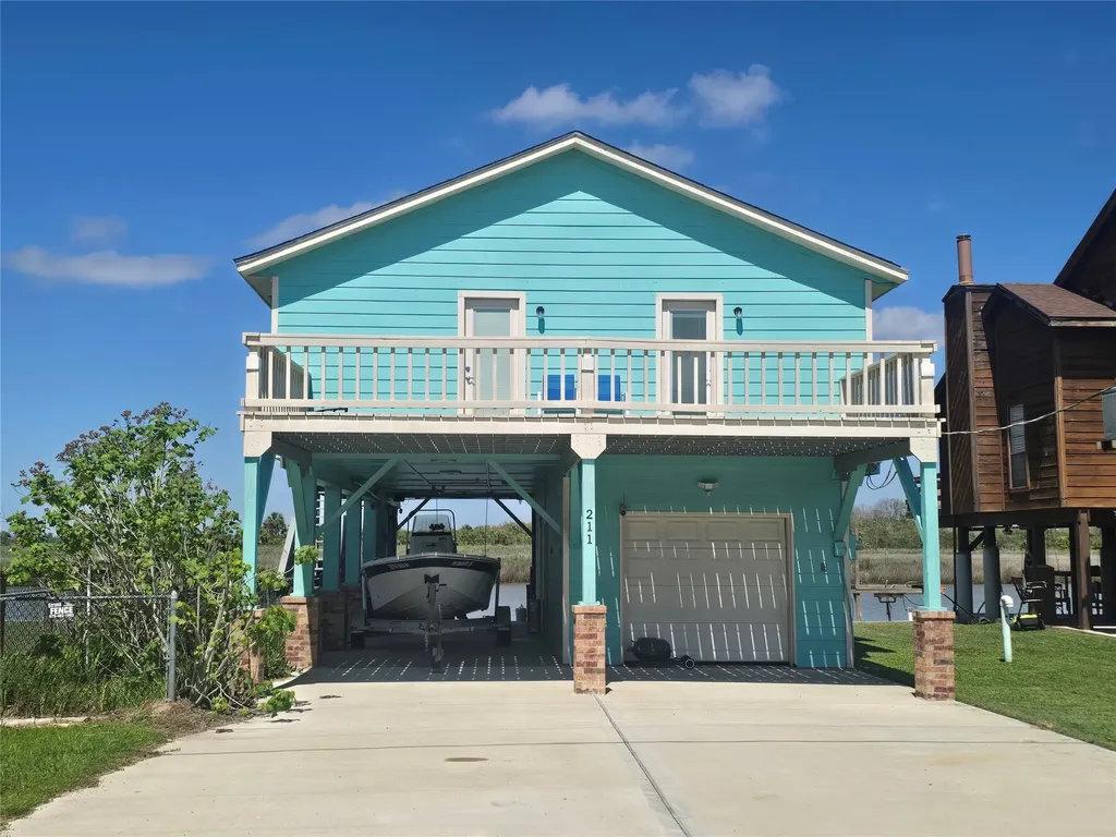 211 Redfish Drive Freeport TX 77541