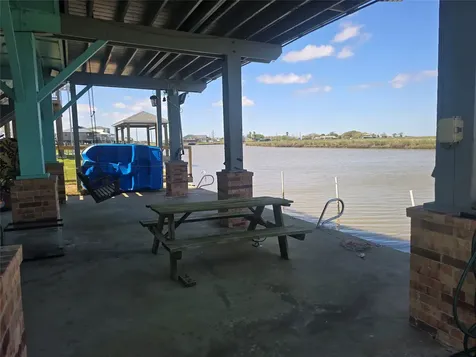 211 Redfish Drive Freeport TX 77541