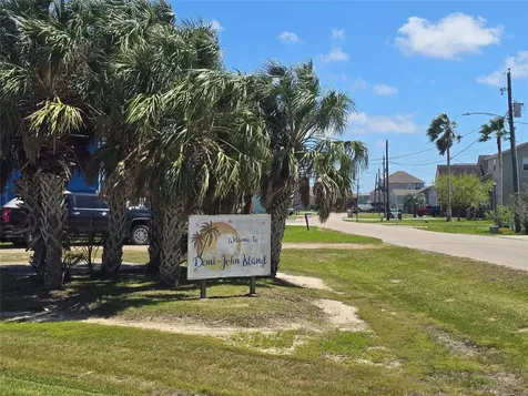 211 Redfish Drive Freeport TX 77541