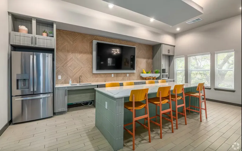 4611 N Interstate 35 Frontage Road Austin TX 78722