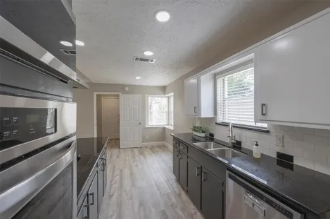 9315 Fairdale Lane Houston TX 77063