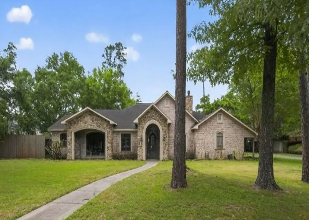 6 Heritage Court Houston TX 77024