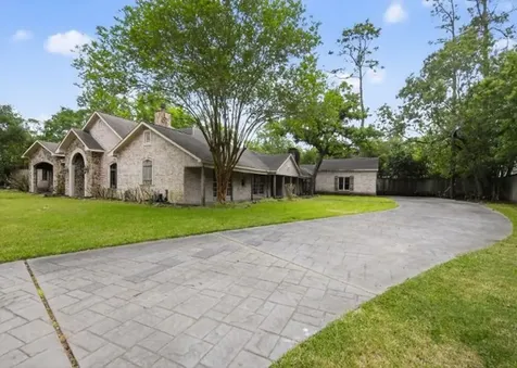 6 Heritage Court Houston TX 77024