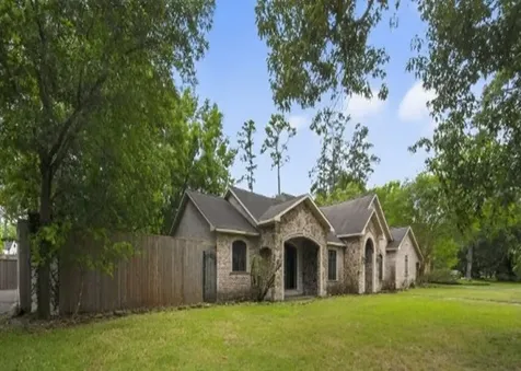 6 Heritage Court Houston TX 77024