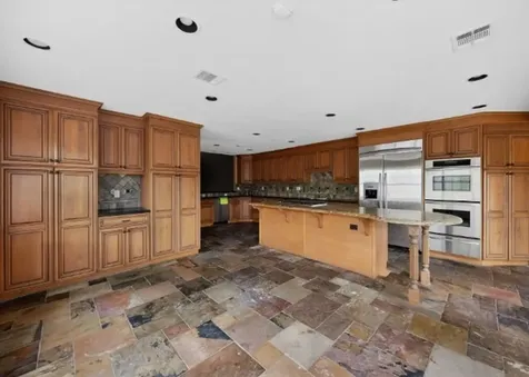 6 Heritage Court Houston TX 77024