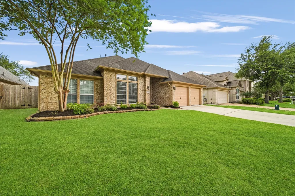 1575 Garden Lakes Drive Friendswood TX 77546