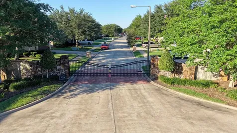 1575 Garden Lakes Drive Friendswood TX 77546