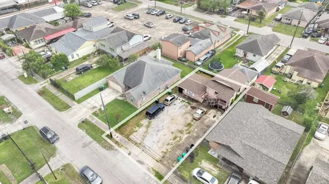 7010 Brownsville Street 1/2 Houston TX 77020