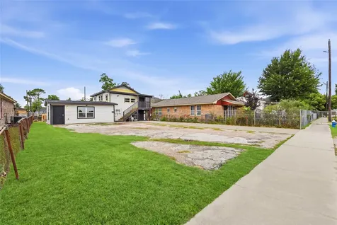 7010 Brownsville Street 1/2 Houston TX 77020