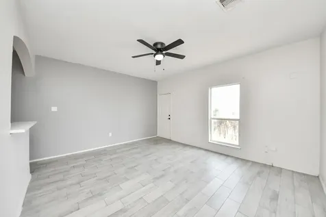10217 Teneha Drive A Houston TX 77033