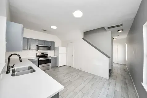 10217 Teneha Drive A Houston TX 77033